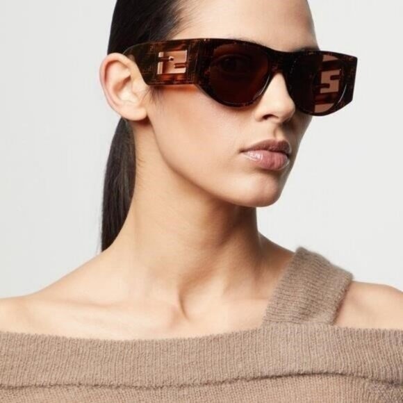 New 💯Authentic FENDI Baguette FE40109I 55E Sunglasses - Picture 5 of 11